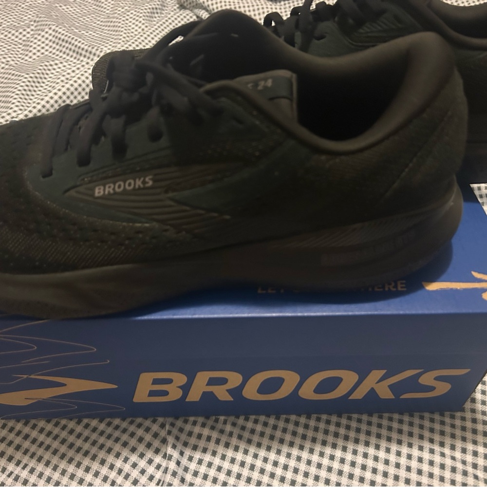 Brooks - Men’s size 13. USED Condition!